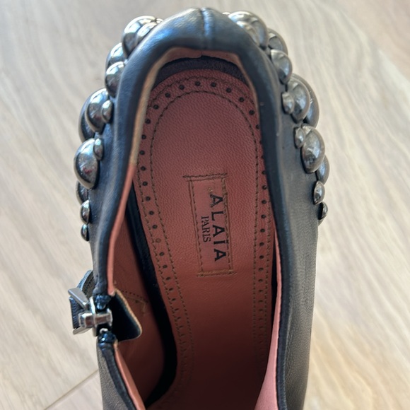 ALAIA black leather booties - Picture 4 of 11